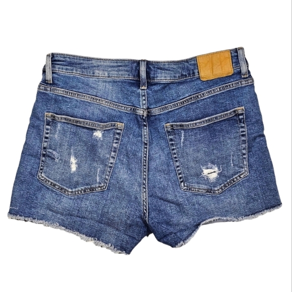 H&M Distressed Midrise Blue Denim Shorts Size 12 - Picture 2 of 4